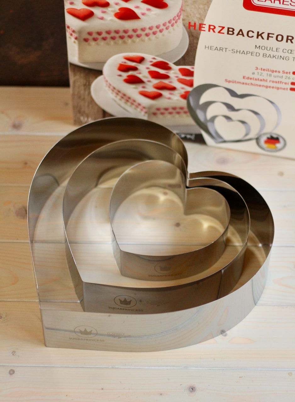 Yushkas Herzbackformen im Set aus hochwertigem Edelstahl