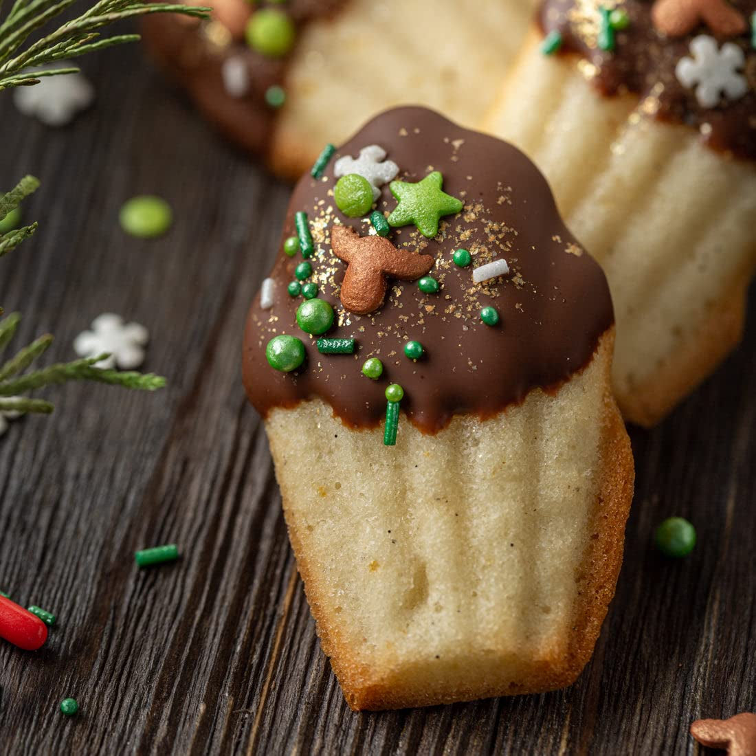 Weihnachtsstreusel in Rot, Grün und Weiß - mit süßen Elchen 